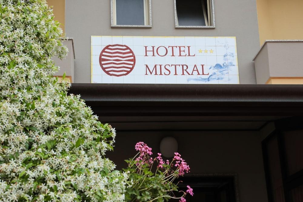 אלגהרו Hotel Mistral מראה חיצוני תמונה