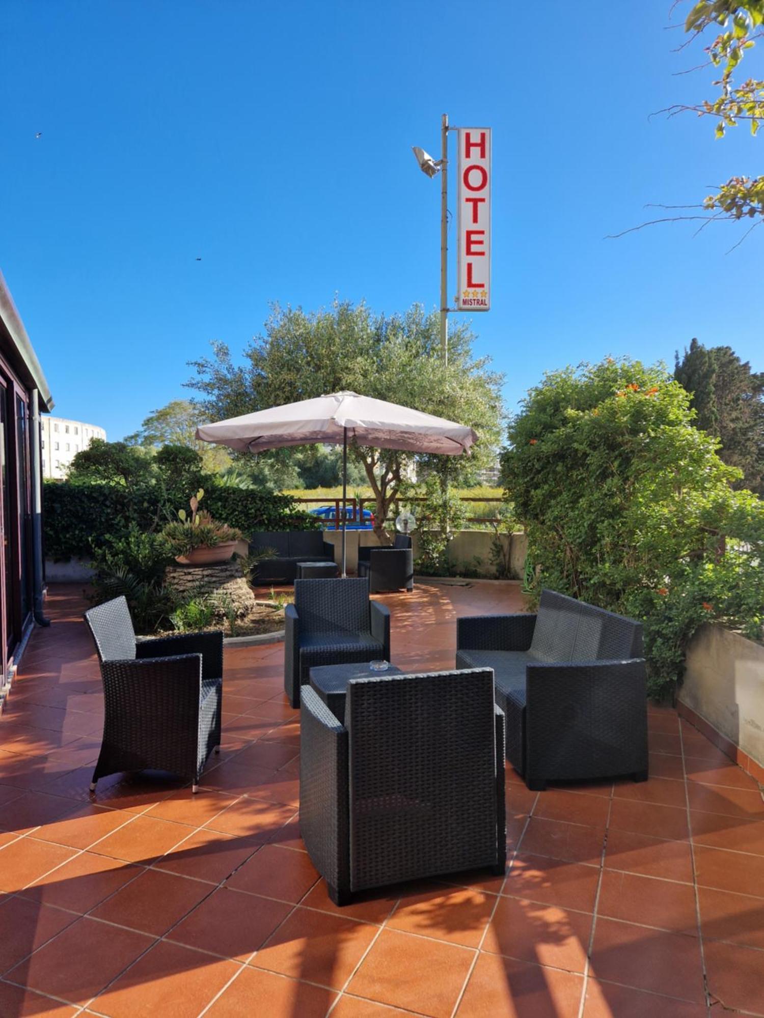 אלגהרו Hotel Mistral מראה חיצוני תמונה