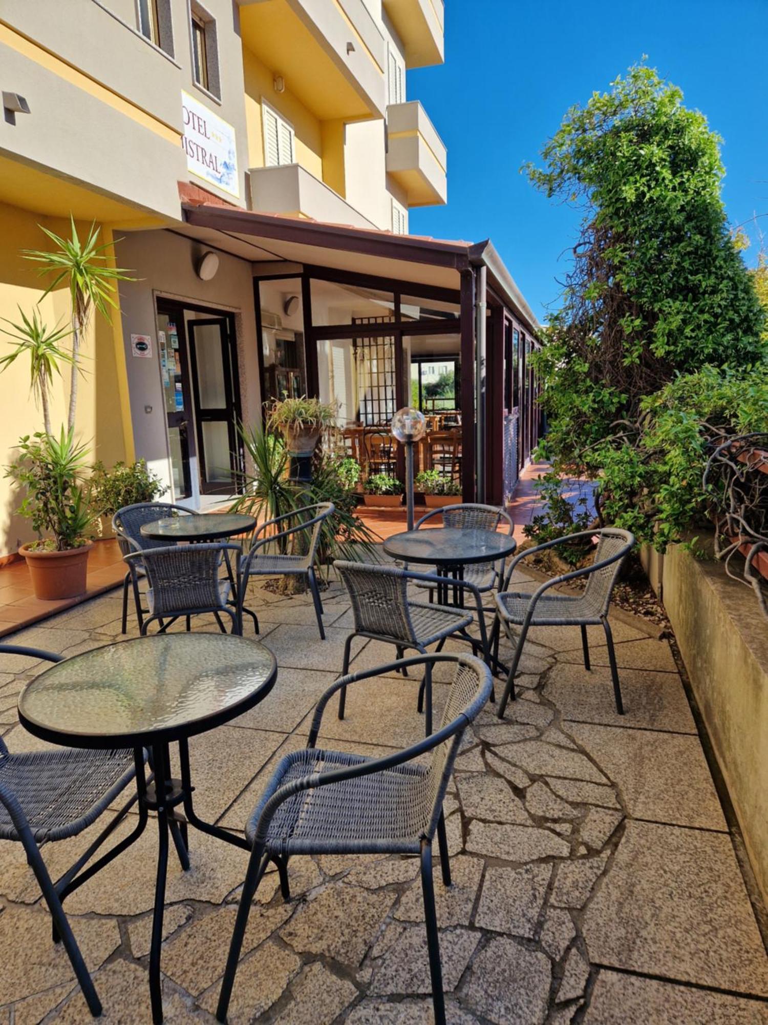 אלגהרו Hotel Mistral מראה חיצוני תמונה