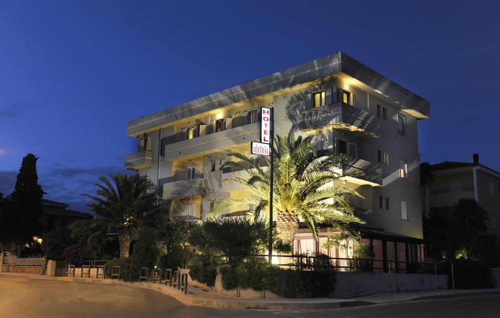 אלגהרו Hotel Mistral מראה חיצוני תמונה