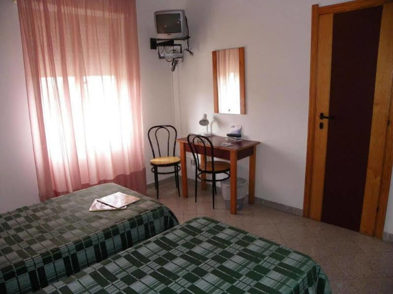 אלגהרו Hotel Mistral מראה חיצוני תמונה